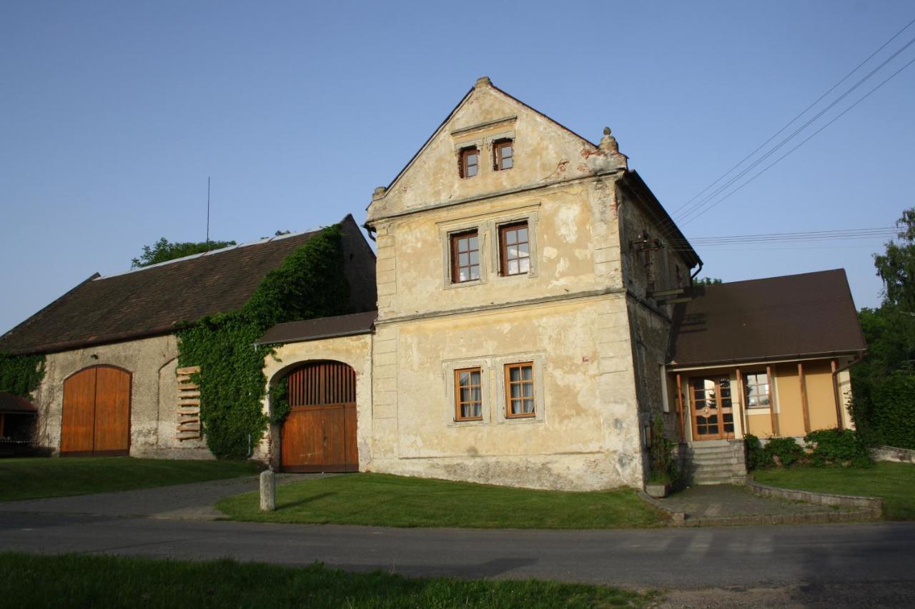 Apartmán Na statku Miskovice  Exterior foto
